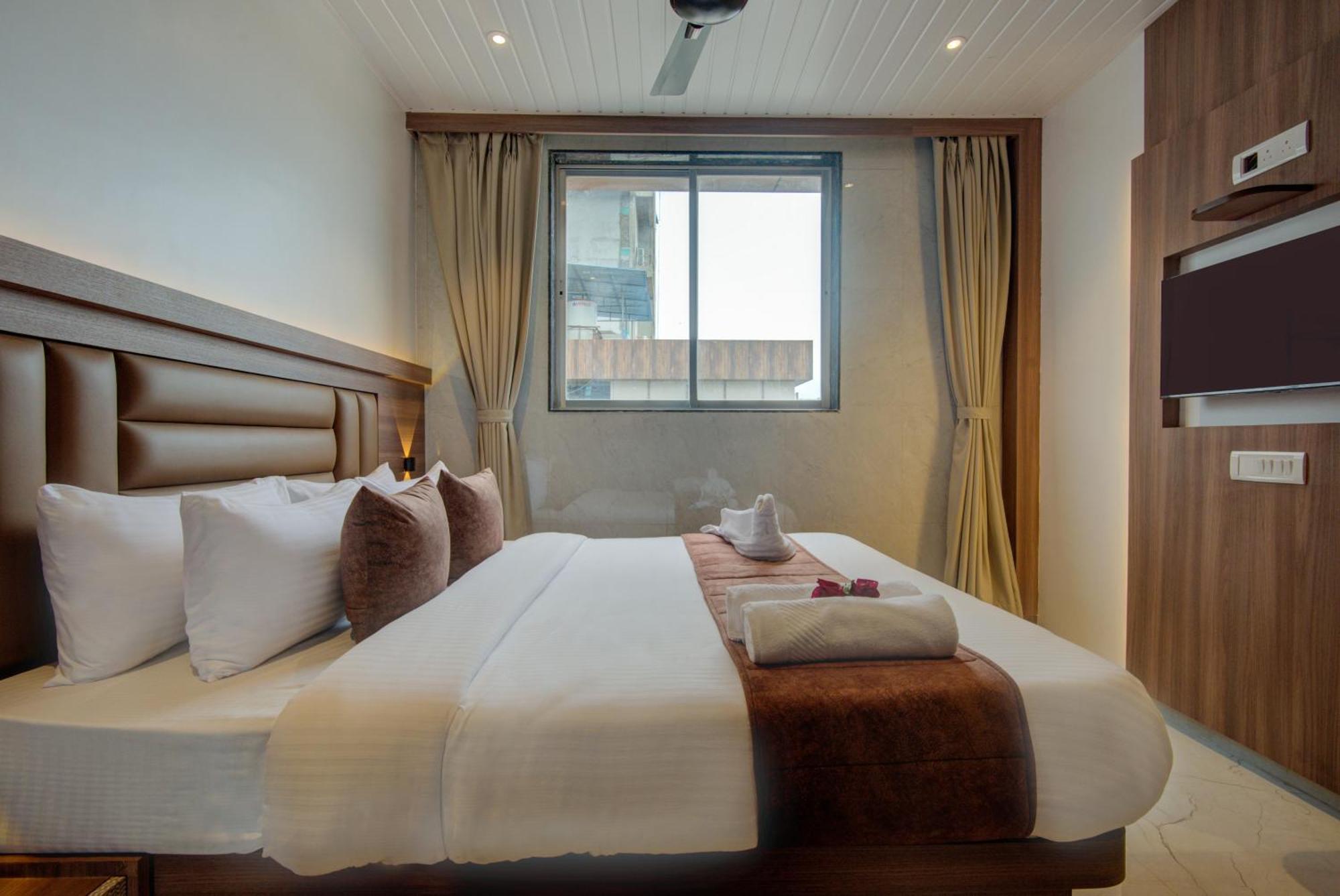 Hotel Galaxy Inn Navi Mumbai Eksteriør bilde