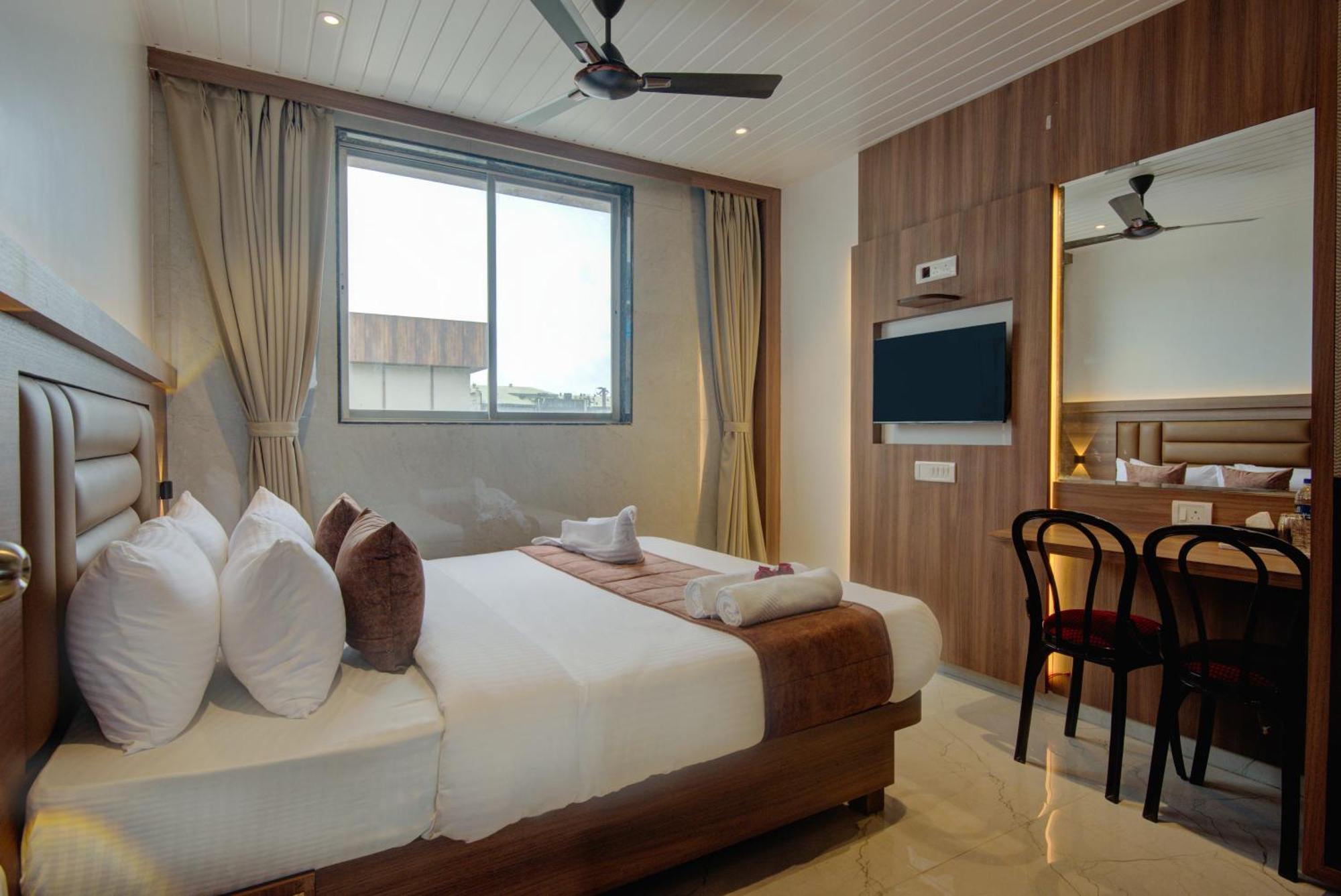 Hotel Galaxy Inn Navi Mumbai Eksteriør bilde