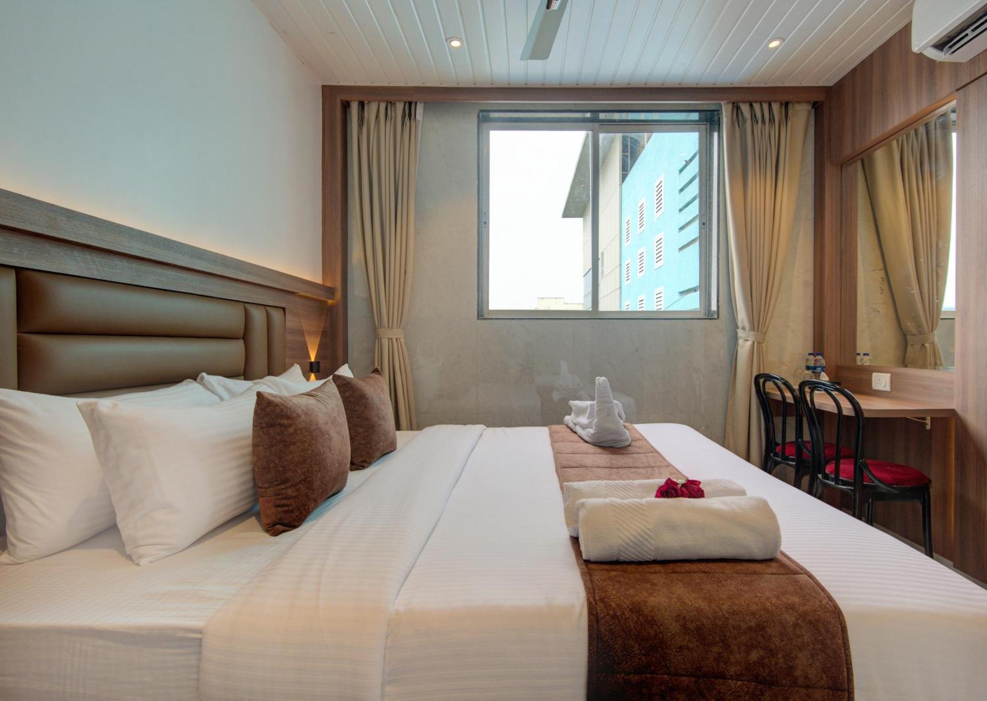 Hotel Galaxy Inn Navi Mumbai Eksteriør bilde