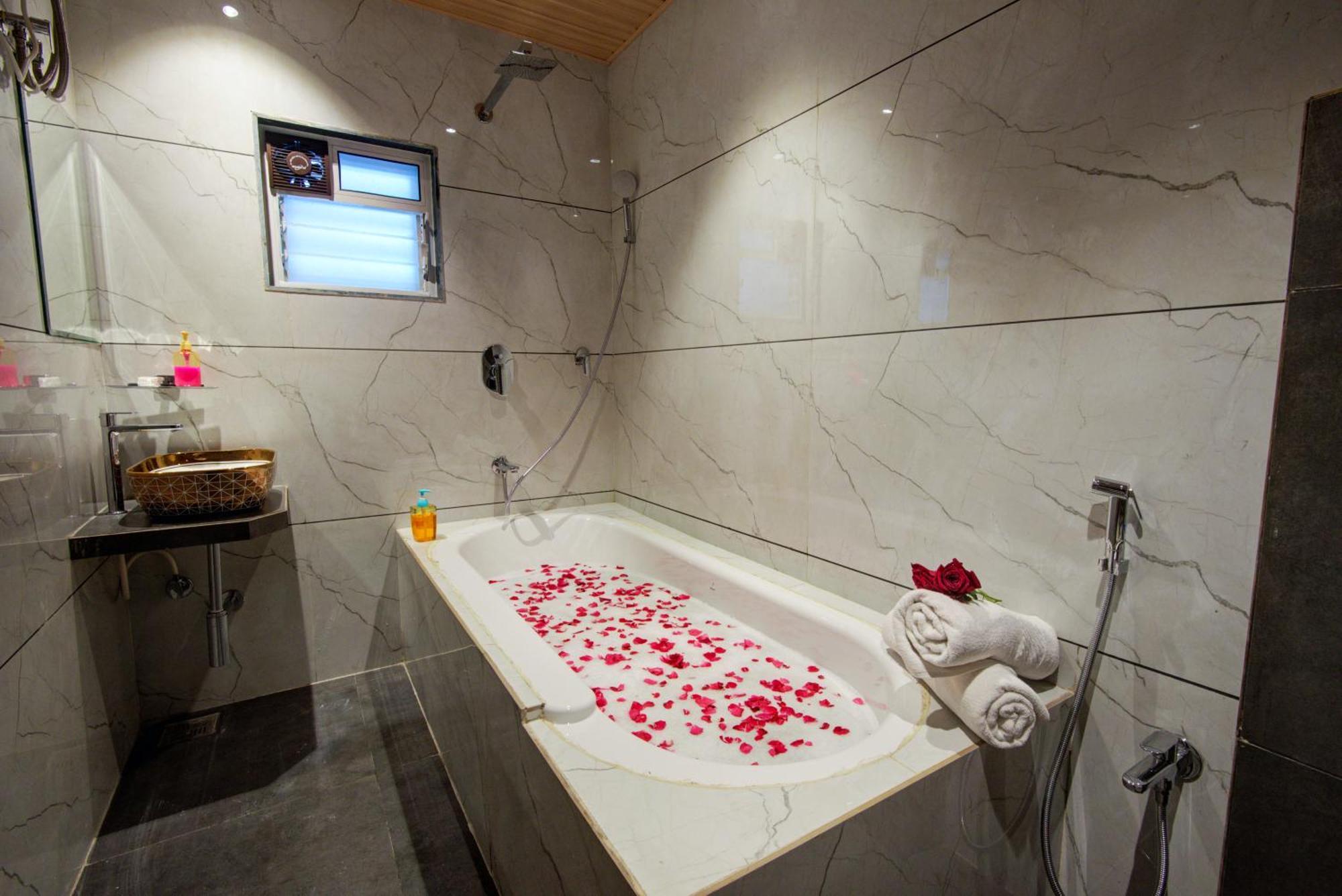 Hotel Galaxy Inn Navi Mumbai Eksteriør bilde